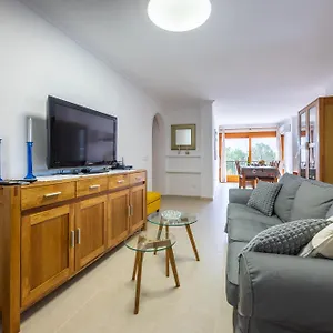 https://las-columnas.balearic-islands.net